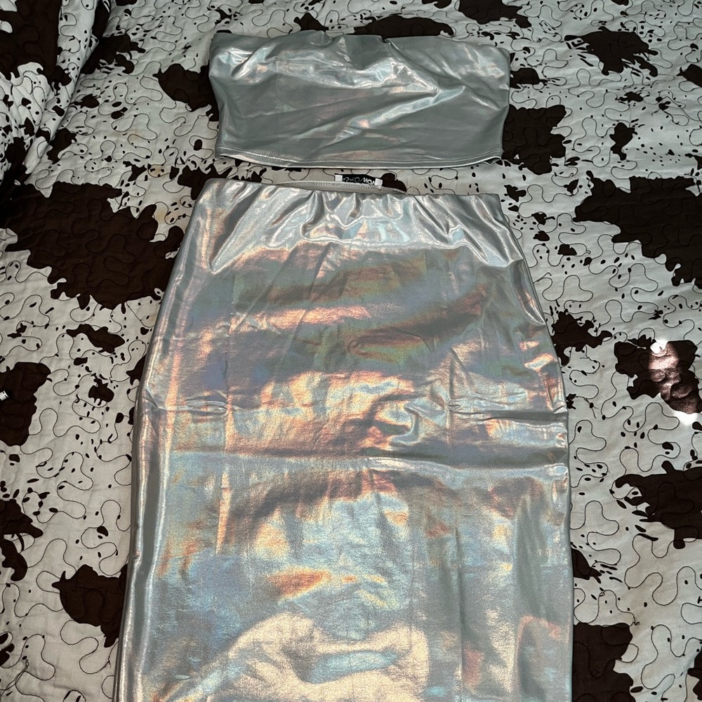 2 Piece MIDI Skirt Set